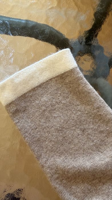 Женска жилетка Италия.Размер М/S.20% Kaшмир, 10%коприна,