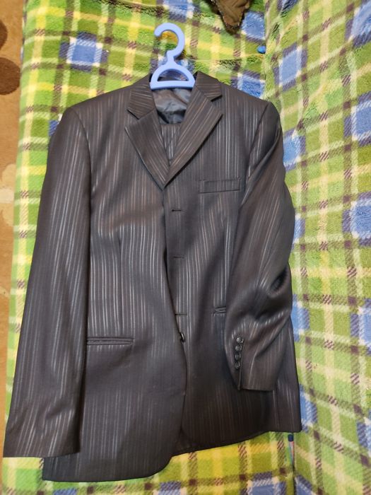 Костюм мужской тройка