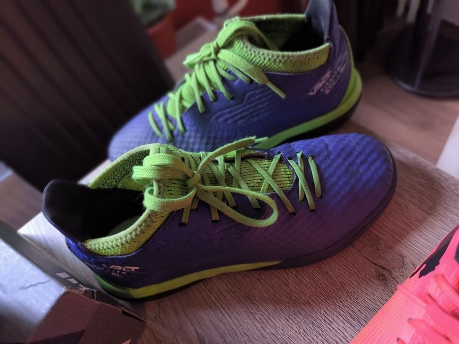 Всички за 40 лева! Много футболни обувки