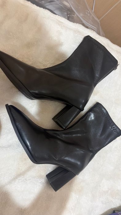 Стильные ботильоны женские