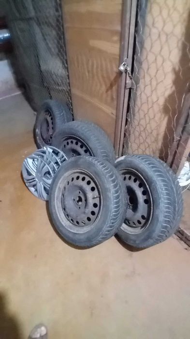 Set 4 jante de tabla R15 + anvelope 185/60 R15 si capace