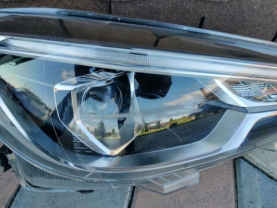 Far dreapta fata xenon si LED  MG ZS 2023-2026 Cod 11500018