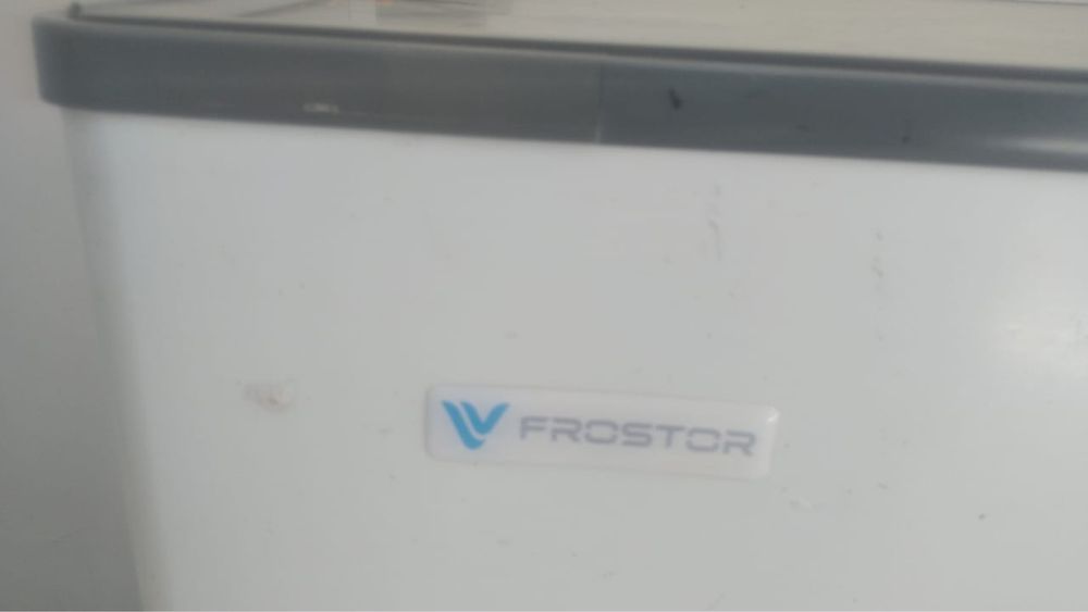 Морозильник почти новый