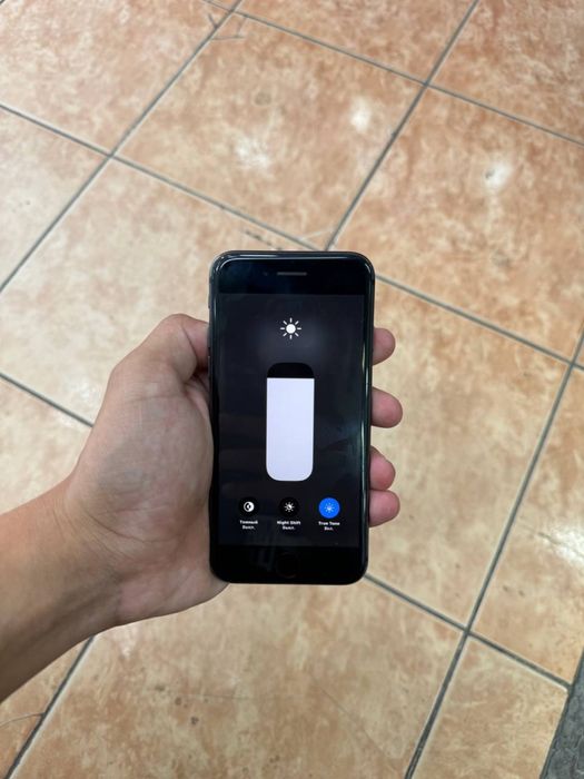Iphone 8 sotiladi