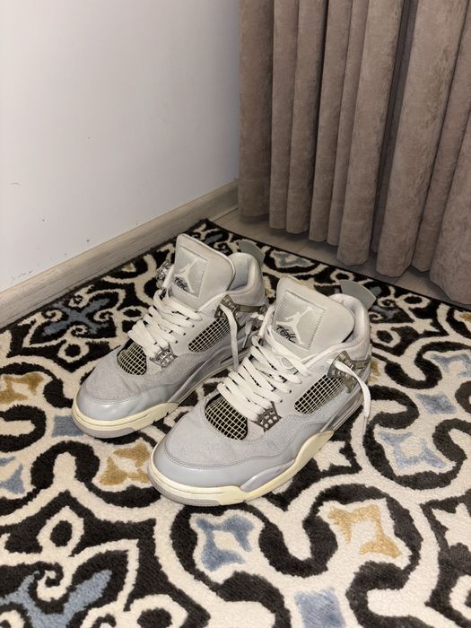 Jordan 4 frozen moments