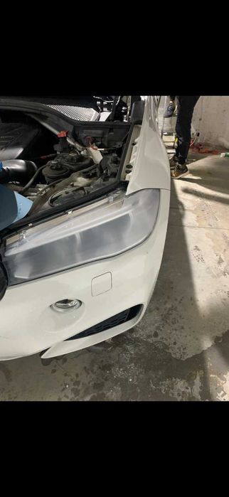 Полиране на Фарове и Стопове – Възстановете Яснотата на Вашите Лампи!