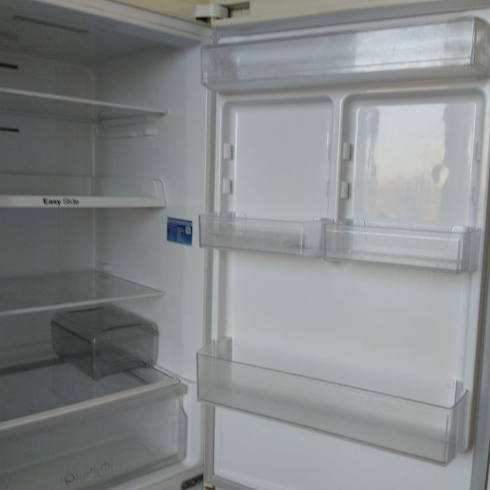 Холодильник Samsung