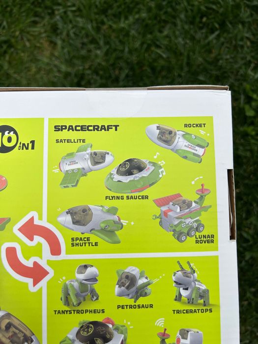 Nava spatiala ce se transforma in 6 nave mici