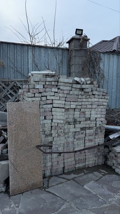 Продам брусчатку, б/у, состояние удовлетворительное. Самовывоз.