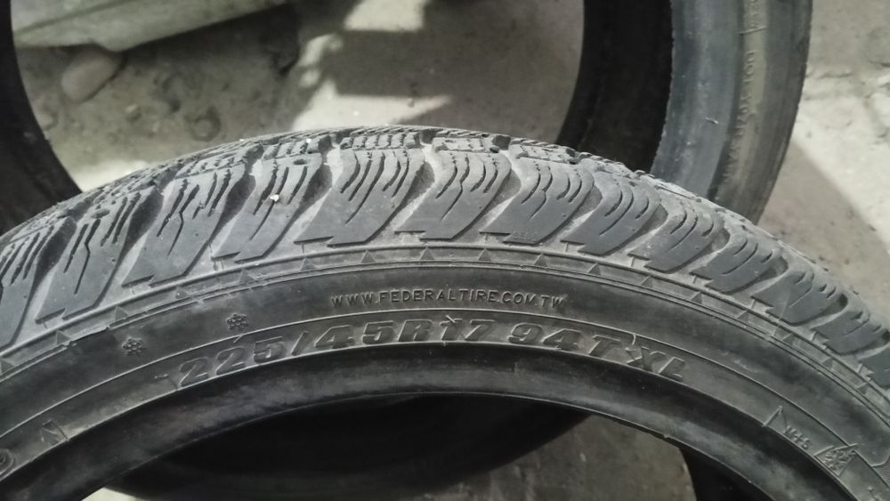 Зимнею резину R17 2 бплона