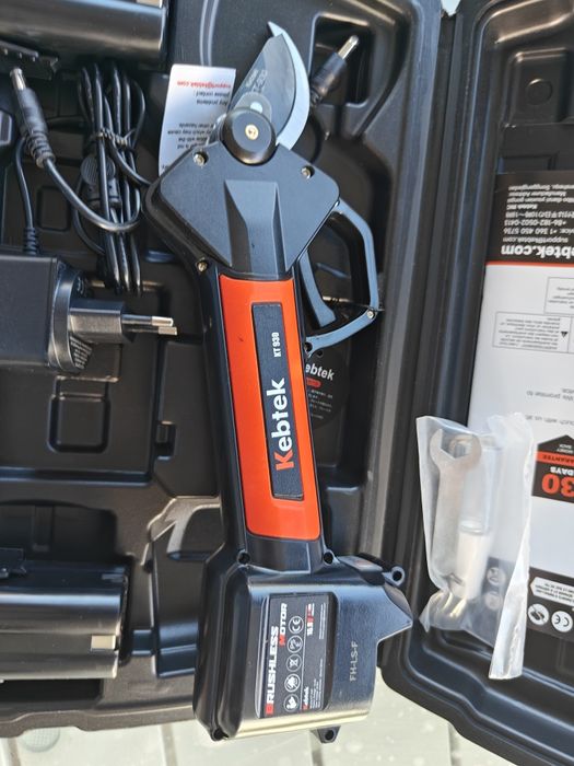Foarfeca pe acumulator pentru vie,pomi-kebtek kt 930 ,,nou
