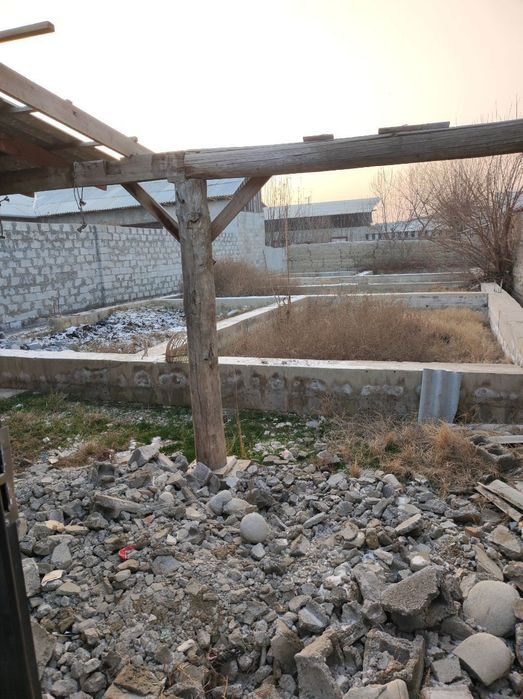 Фаргона   шахар   Бещ    болада   ер   сотилади