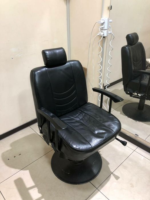 Kreslo srchna sotiladi