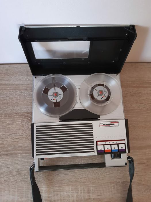 Magnetophon  302 cu microfon