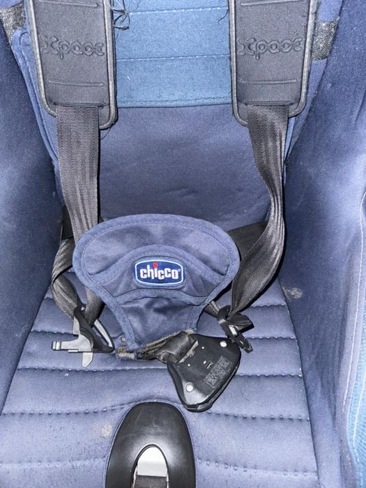 Автокресло Chicco, от 6 месяцев до 4х лет