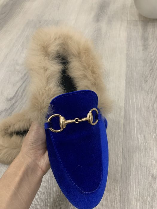 Тапочки гуччи.