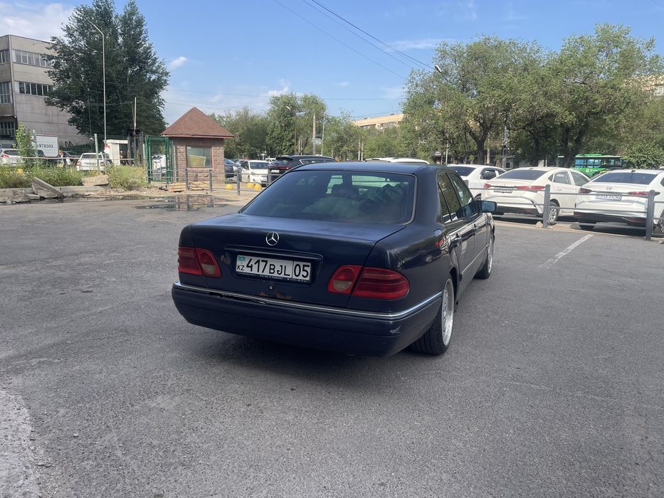 Mercedes Benz E280