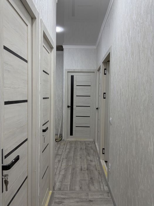 Продается квартира 3 комнатная 10 мкр 2 этаж