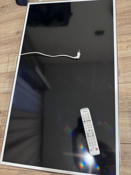 Телевизор Samsung , белый