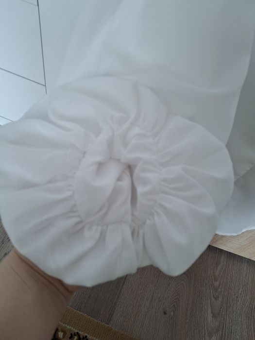 Дамска риза с бухнал ръкав