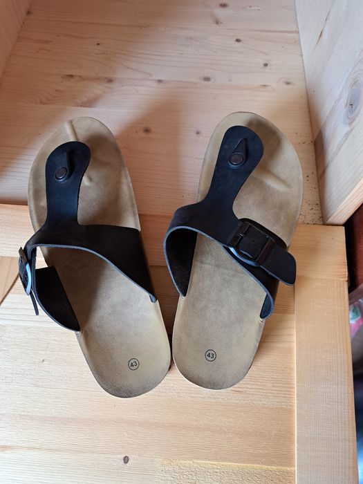 Сандали, чехли, джапанки голям номер.