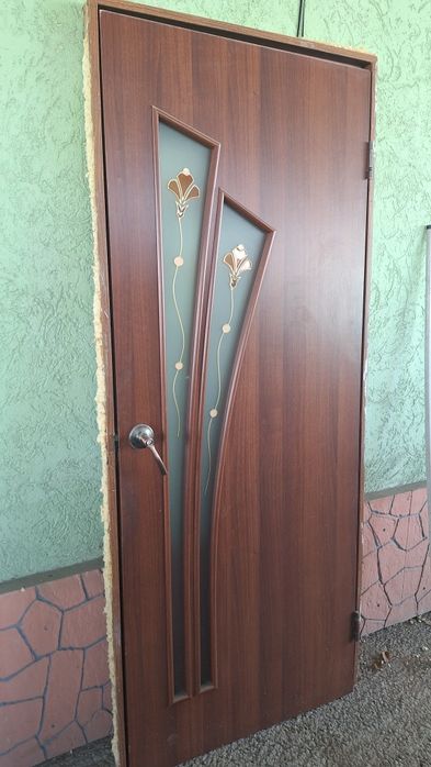 Продам межкомнатные двери