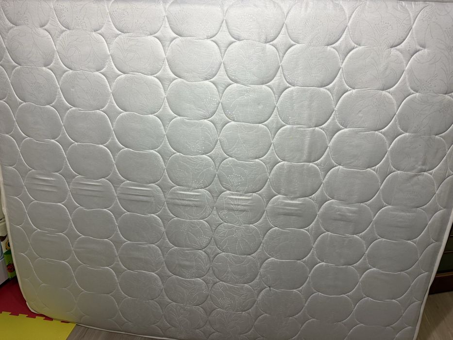 Матрак в добро състояние 160-200