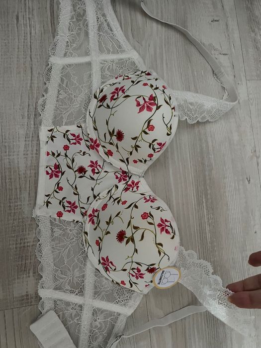 Дамски сутиен балконет