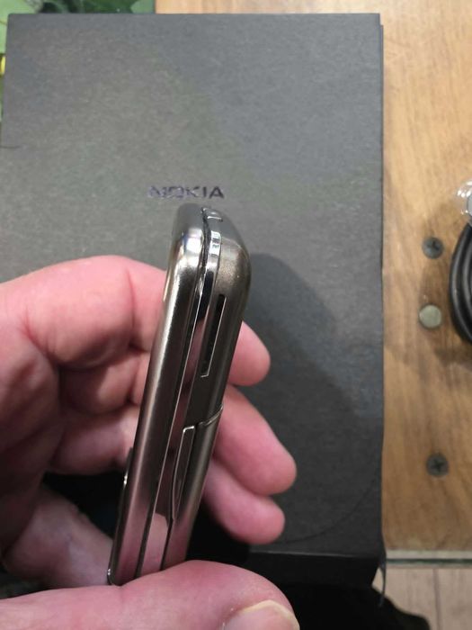 nokia 8800 carbon