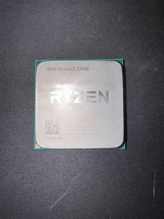 Procesor AMD Ryzen 3 3200G Socket AM4
