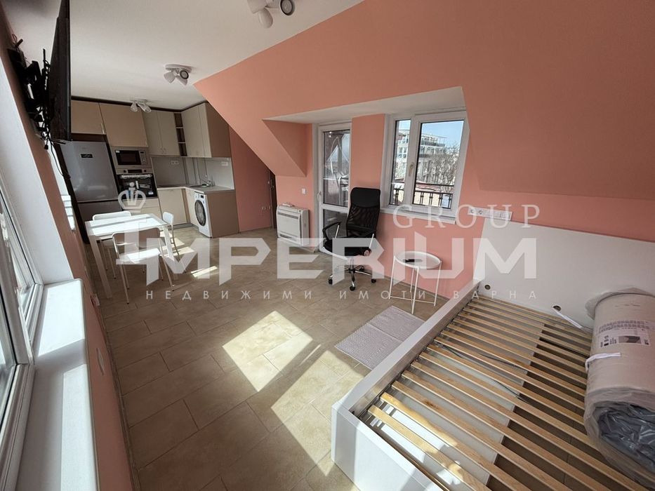 Дава се под наем Едностаен апартамент в Варна, Център - 42 кв.м за 382.5 € - Снимка #2