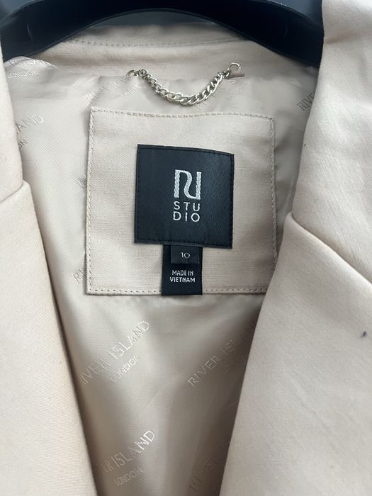 pardesiu river island nou