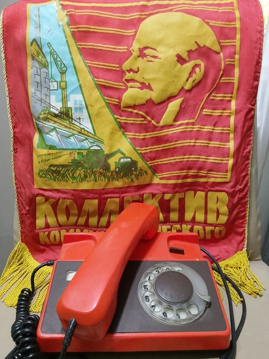 Продам винтажные телефоны
