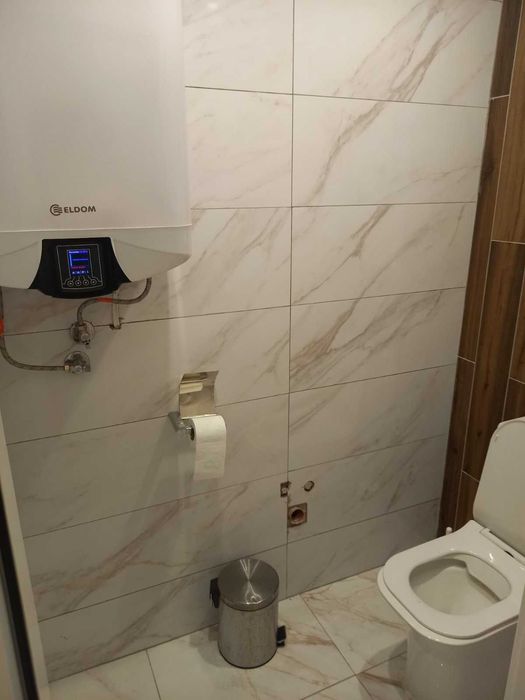 Дава се под наем Тристаен апартамент в Враца, Център - 93 кв.м за 510 € - Снимка #14