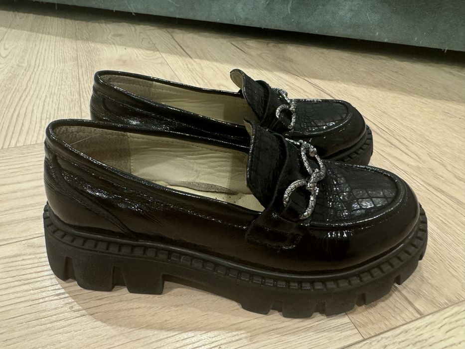 Школьные туфли для девочки