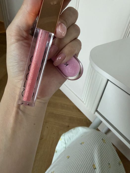 Dior, Bobbi Brown moonstone