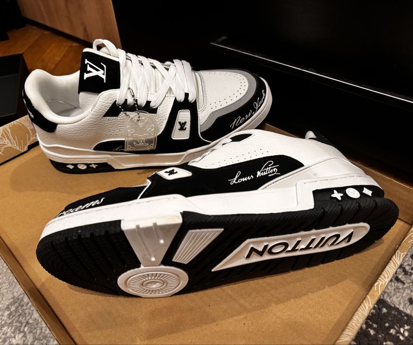 Adidasi Louis Vuitton