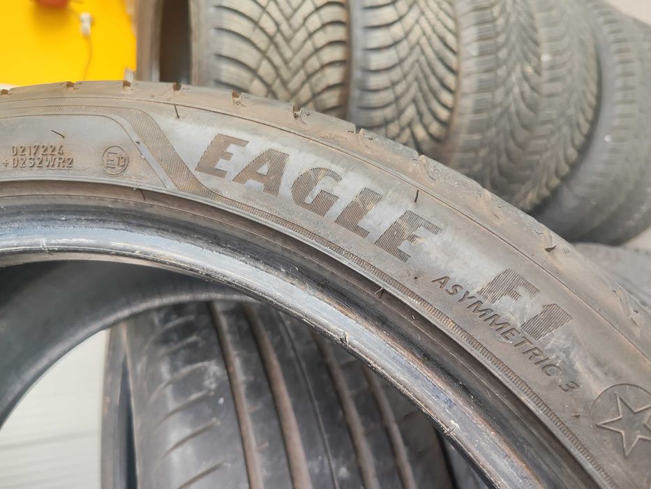 2бр. летни гуми 275/35/19 Goodyear