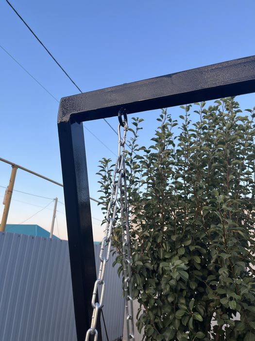 качели для двора и сада