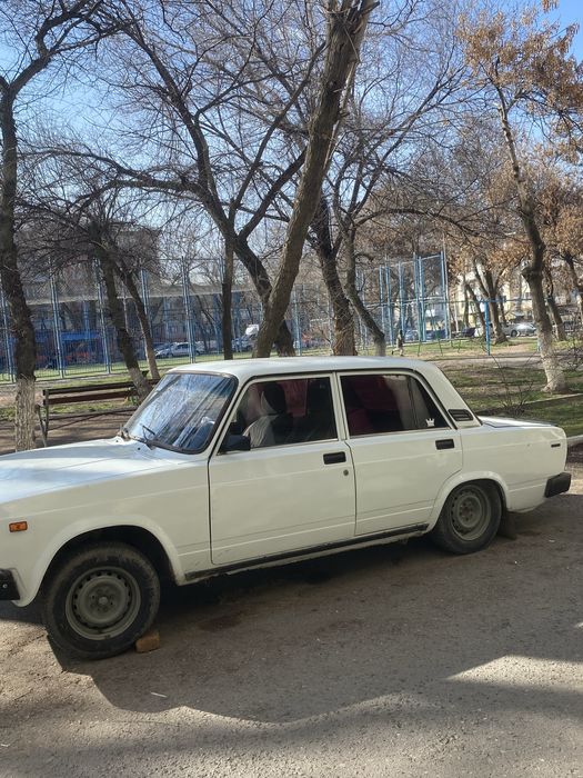 Машина на ходу со