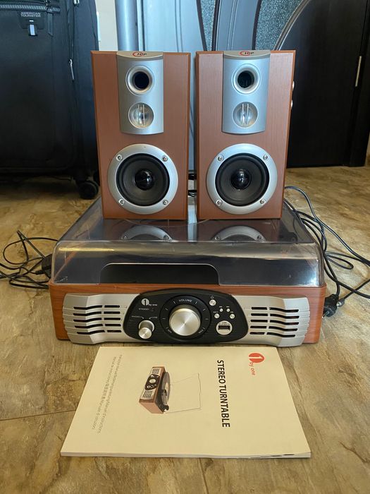 Turntable продавам грамофон 1 by one