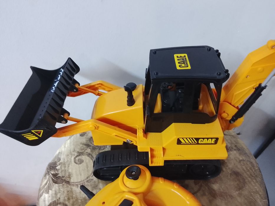 Продам трактор на пульте