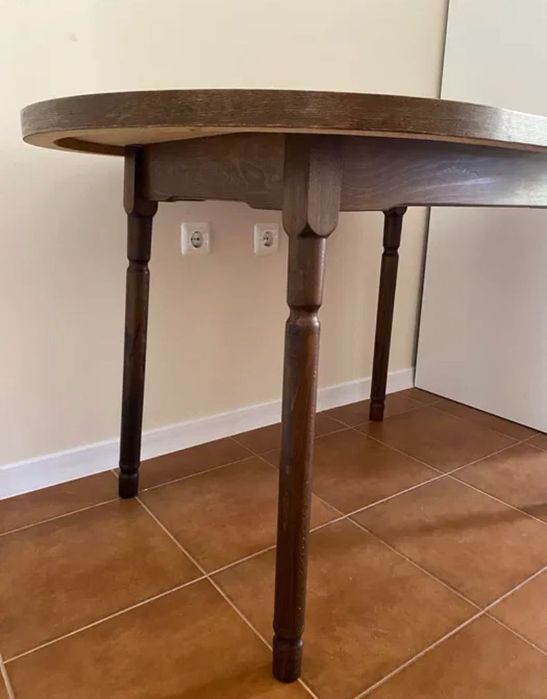 Трапезна маса от масивно дърво, разтегателна