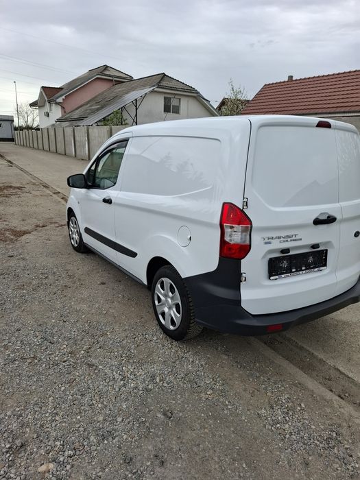 Ford transit courier 2020