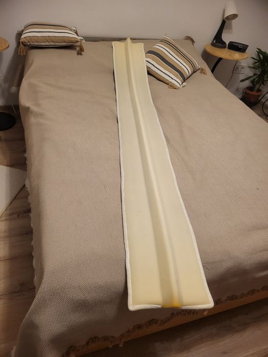 Conector din burete pentru saltele