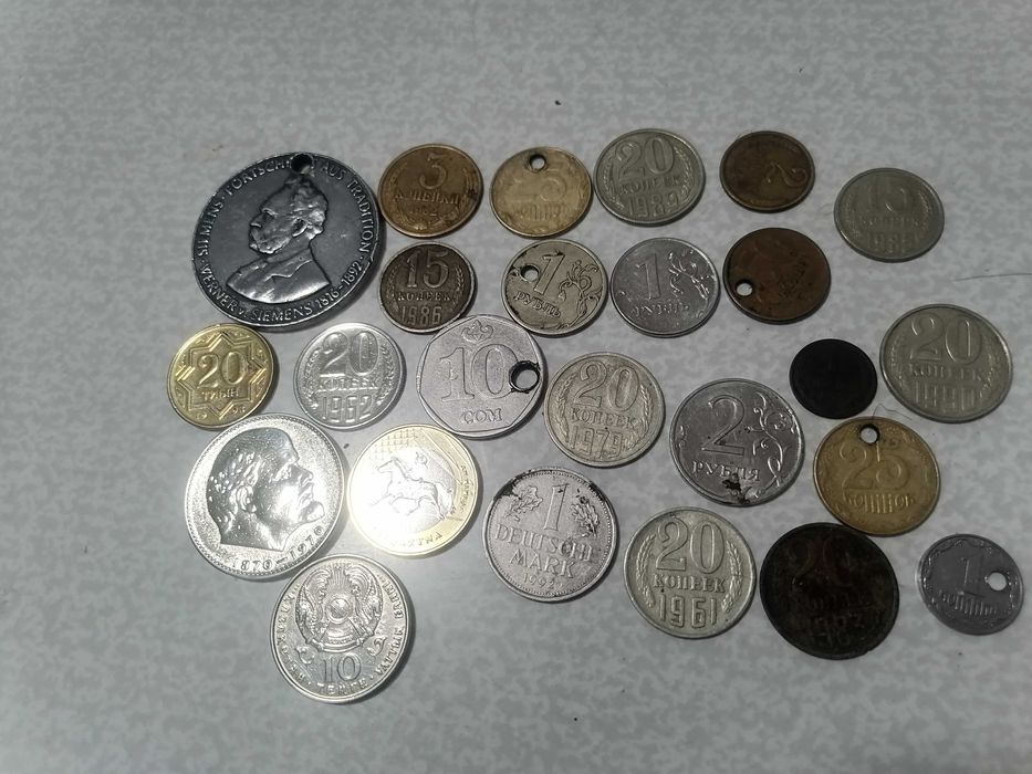 Продам маленькую коллекцию монет