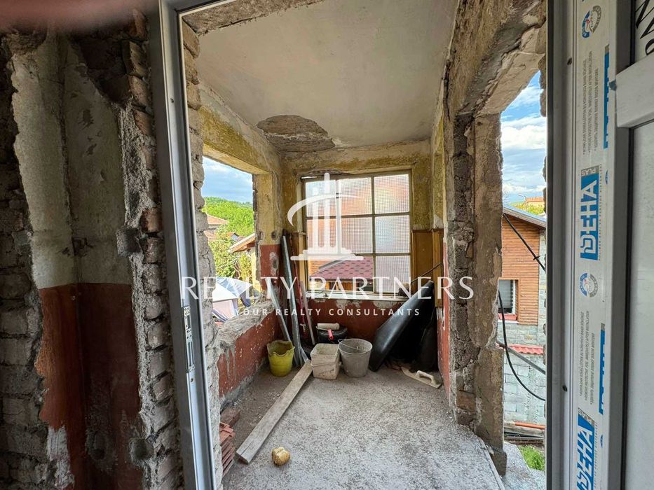 Продава Къща - гр. Батановци, обл. Перник