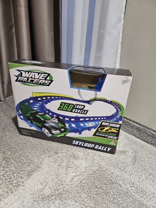 Кола за бутане, писта с коли и др играчки