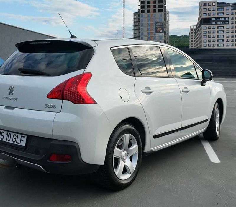 Peugeot 3008 2.0 HDI Hibrid 4x4 Automata , 2013  in stare superba 250.000 km reali , consum foarte redus , 163 cp + 37 cp  4 moduri de condus