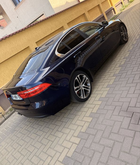 Jaguar xe 2.0 d 180cp